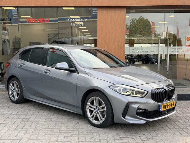 BMW 1-SERIE 118i M-Sport | Carplay | Parkeer sensoren | DAB | Cruise control | Climate control