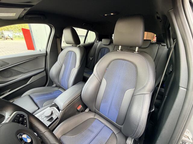 BMW 1-SERIE 118i M-Sport | Carplay | Parkeer sensoren | DAB | Cruise control | Climate control