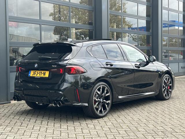 BMW 1-SERIE 123 xDrive | Panoramadak | Harman Kardon | Head Up | Camera