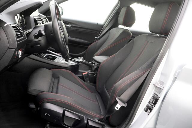 BMW 1-SERIE 118iA Sport Executive LED | NAVI | PDC V+A | CRUISE | SPORTST. | CLIMA