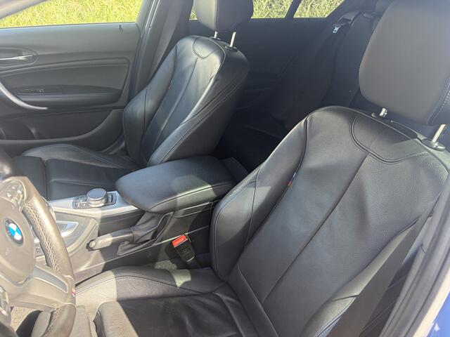 BMW 1-SERIE 118i Corporate Lease High Executive / M-PAKKET / AKRAPOVICH / LEER / AUTOMAAT / 159dkm! NAP!