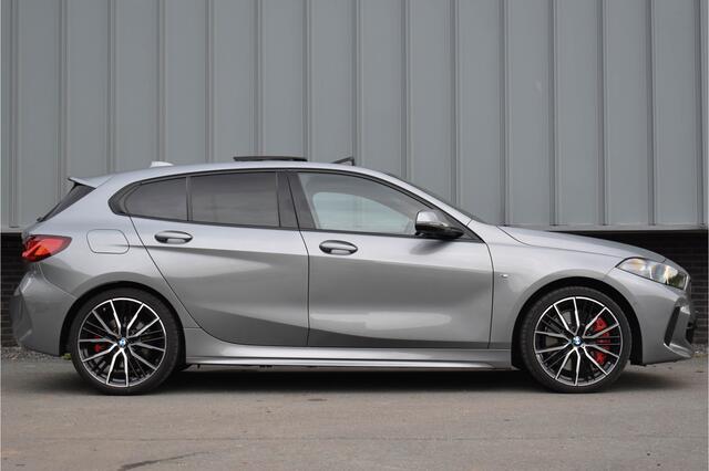 BMW 1-SERIE 118i M-Sport Pro | VOL !! | Schaalstoel | Harman/Kardon | Head Up | Pano | Electr Stoel
