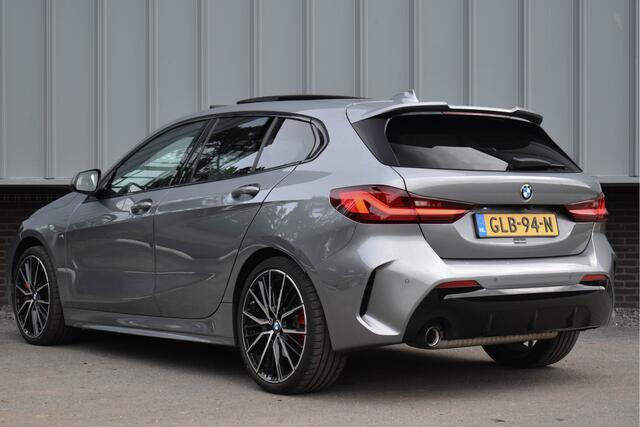 BMW 1-SERIE 118i M-Sport Pro | VOL !! | Schaalstoel | Harman/Kardon | Head Up | Pano | Electr Stoel