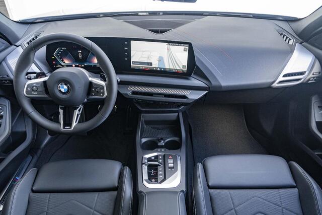 BMW 1-SERIE 120 | M Sportpakket Pro | Premium Pack | Comfort Access | Stuurwielrand verwarmd | Panoramadak | Sportstoelen | 18 inch
