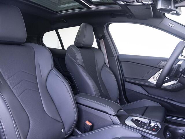 BMW 1-SERIE 120 | M Sportpakket Pro | Premium Pack | Comfort Access | Stuurwielrand verwarmd | Panoramadak | Sportstoelen | 18 inch