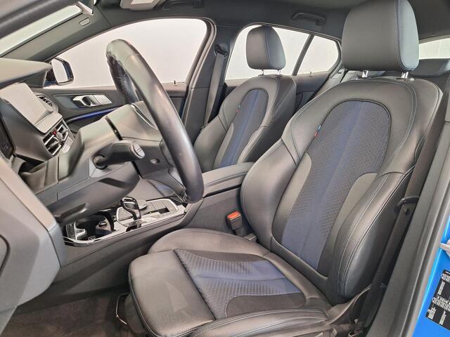 BMW 1-SERIE 118i Executive Edition | M-Sport | Camera | Stoelverwarming | Keyless