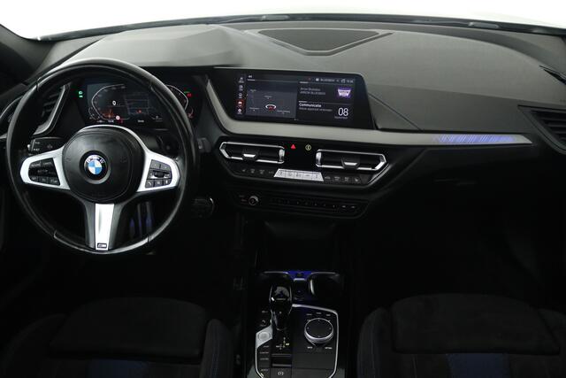 BMW 1-SERIE 120i Executive (PANORAMADAK, STOELVERWARMING, CAMERA, DEALER ONDERHOUDEN)