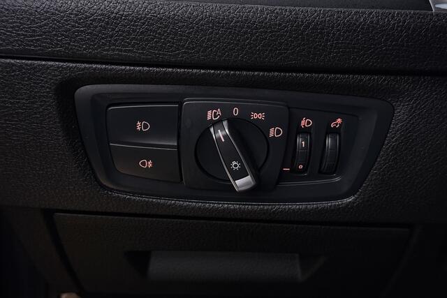 BMW 1-SERIE 118i Executive (NAVIGATIE, CAMERE, SPORTSTOELEN, PARKEERSENSOREN)