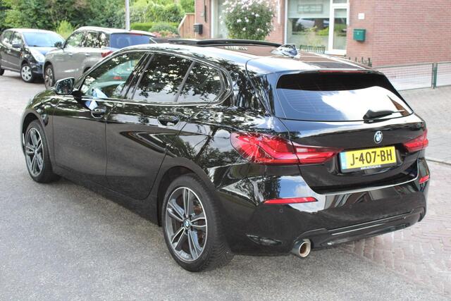BMW 1-SERIE 118i Executive Edition Pano, Aut, Blackline, Applecarplay, Garantie