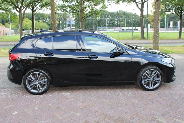 BMW 1-SERIE 118i Executive Edition Pano, Aut, Blackline, Applecarplay, Garantie