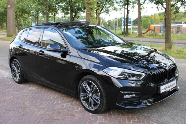 BMW 1-SERIE 118i Executive Edition Pano, Aut, Blackline, Applecarplay, Garantie