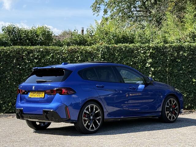 BMW 1-SERIE 120 | M-Sport Pro | Panorama | 19 '' | Camera | Getint Glas