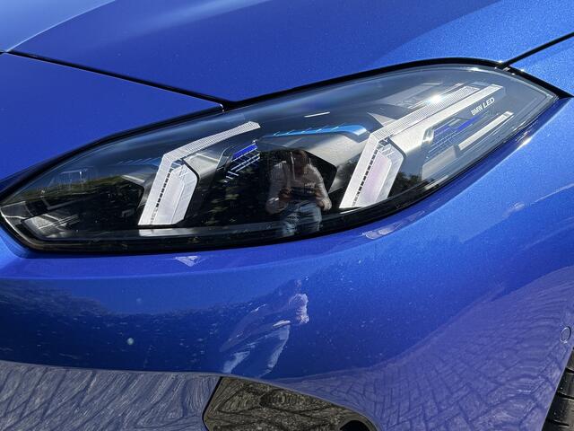 BMW 1-SERIE 120 | M-Sport Pro | Panorama | 19 '' | Camera | Getint Glas