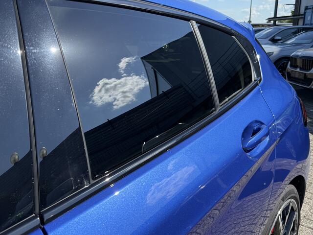 BMW 1-SERIE 120 | M-Sport Pro | Panorama | 19 '' | Camera | Getint Glas