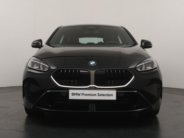 BMW 1-SERIE 120 M Sportpakket | Stoelverwarming | Comfort access | 19" |