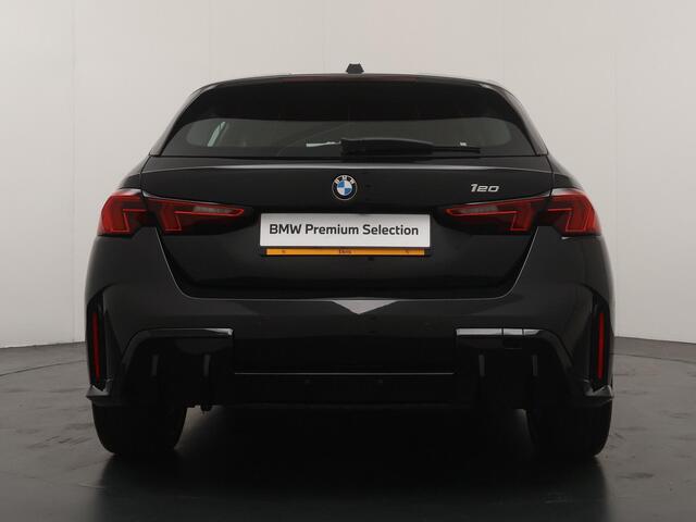BMW 1-SERIE 120 M Sportpakket | Stoelverwarming | Comfort access | 19" |