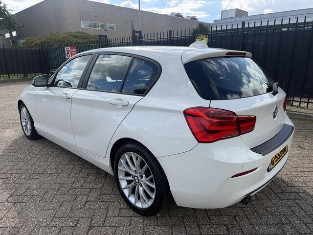 BMW 1-SERIE 118i Sport Line Edition LED/Navi/Clima/Cruise/PDC