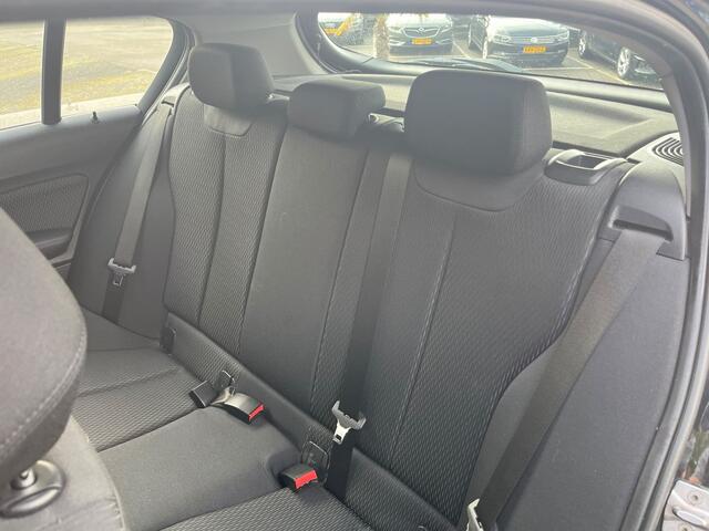 BMW 1-SERIE 118i | 136PK | Black edition | Advantage | Trekhaak | PDC | Climate | Stoelverw. | ACC