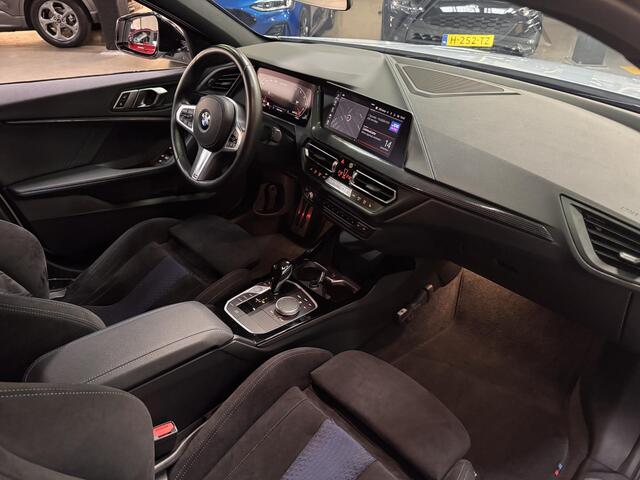 BMW 1-SERIE M135i xDrive 306pk Edition M-Sport Stoelverwarming Privacy glass 21.000km Dealeronderhouden