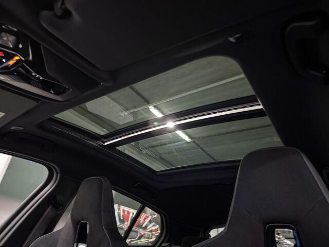 BMW 1-SERIE 123 xDrive | M-Sport Pro | Innovation Pack | Head-Up Display | Harman/Kardon | Panoramadak