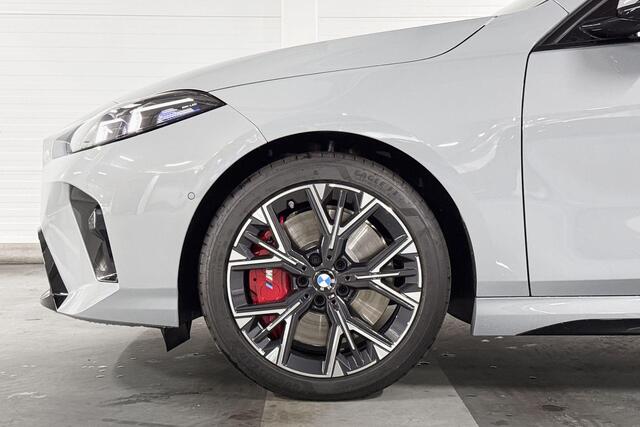 BMW 1-SERIE 120 | M-Sport Pro | Panoramadak | Comfort Access | Harman/Kardon
