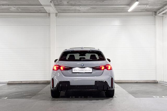 BMW 1-SERIE 120 | M-Sport Pro | Panoramadak | Comfort Access | Harman/Kardon