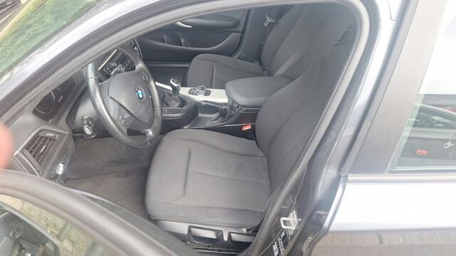 BMW 1-SERIE 116D 115pk ECC/cruise/navi/PDC/USB 5-deurs