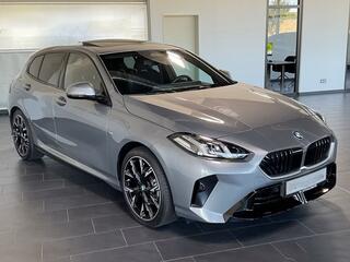 BMW 1-SERIE 120 M-SPORT ** LED, TREKH, PANORAMA, 19-
