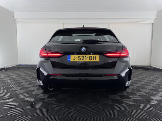 BMW 1-SERIE 118i High Executive Edition (INCL-BTW) Aut.*M-SPORT-CUPSEATS | PANO | FULL-LED | DIGI-COCKPIT | HIFI-SOUND | CAMERA | NAVI-FULLMAP | AMBIENTLIGHT | PRIVACY-GLASS | ECC | CARBON-INLAY | PDC | CRUISE | 18''ALU*