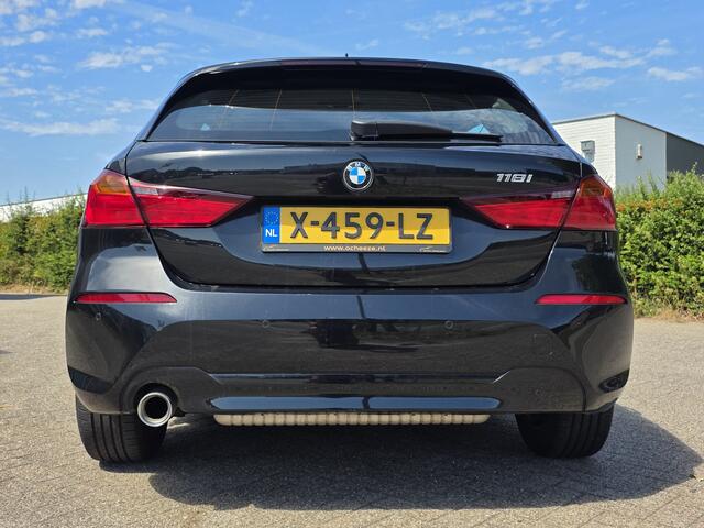 BMW 1-SERIE 118i AUT! NL auto! Camera! Carplay/Android! Navigatie! SUMMER SALE!