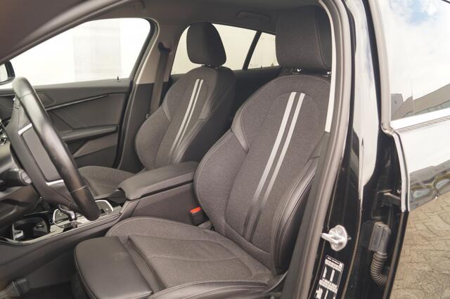 BMW 1-SERIE 118i 136pk Automaat Sportline -NAVI-ECC-CAM-PDC-