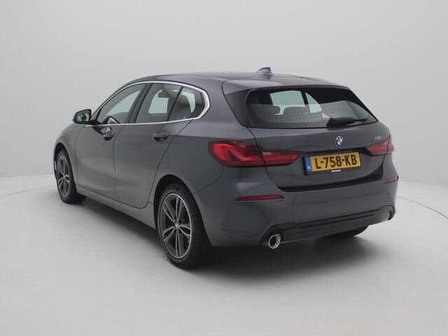 BMW 1-SERIE 118i Business Edition | Apple carplay & Android auto | Parkeersensoren voor & achter | Sportstoelen | Stoelverwarming | Climate control | Cruise control |
