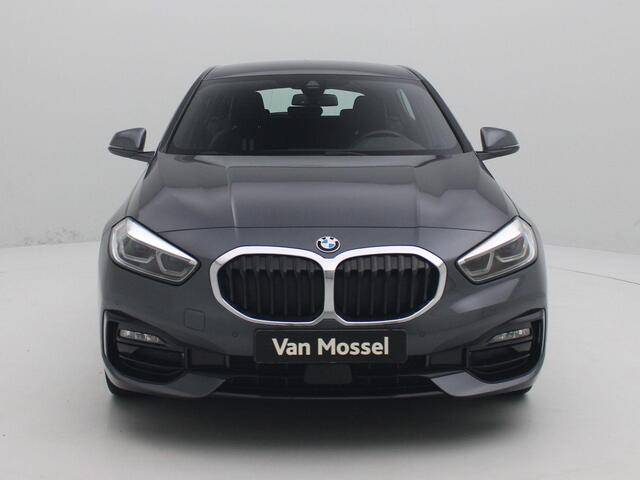 BMW 1-SERIE 118i Business Edition | Apple carplay & Android auto | Parkeersensoren voor & achter | Sportstoelen | Stoelverwarming | Climate control | Cruise control |