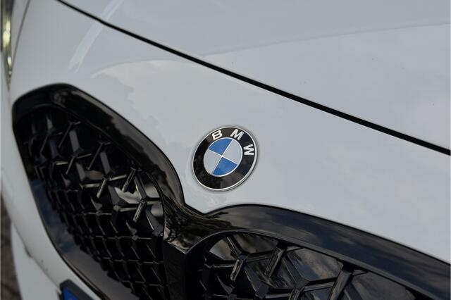 BMW 1-SERIE 118i | Sportleder | Stoel + Stuurverwarming | Comfort Access | Live Cockpit Pro | Carplay