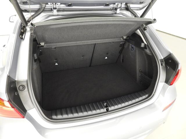 BMW 1-SERIE 5-deurs 118i | LED | Navigatie | Active cruise | Stoelverwarming | DAB | Harman-kardon sound | Alu 16 inch