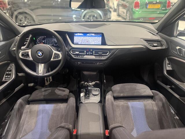 BMW 1-SERIE 118i Introduction Edition | M-Sport | Panoramadak | Camera | Stoelverwarming |