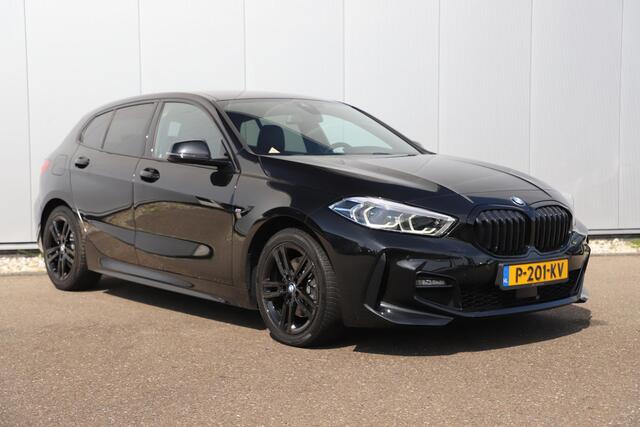 BMW 1-SERIE 118i Business Edition M Sport Automaat Black Optic Virtual Cockpit Sfeerverlichting Navigatie Carplay Android Sportstoelen Clima Cruise PDC