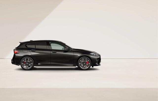 BMW 1-SERIE 120 M-Sport Pro - Pano - Trekhaak - Premium Pack