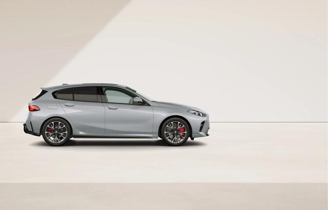 BMW 1-SERIE 120 M-Sport Pro - Pano - Trekhaak - Premium Pack