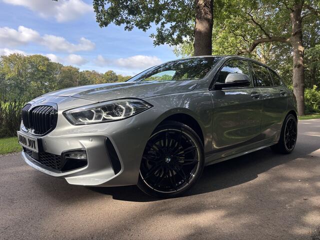 BMW 1-SERIE 120i Executive Edition | M-Sport Pakket | Leder | Slechts 13.000 km.