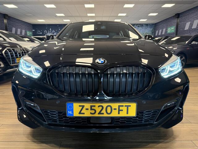 BMW 1-SERIE 118i M Sport |LED|PANO|HiFi|Elek. achterklep|Stuur & Stoelverwarming|M Schadow Line|