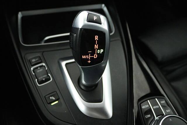 BMW 1-SERIE 118i Corporate Lease High Executive (ELEKT. STOELEN, STOELVERWARMING, LED, GROOT-NAVIGATIE, DEALER ONDERHOUDEN)