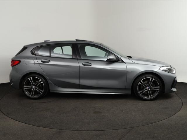 BMW 1-SERIE 118i Business Edition | M-Sport o Schuifdak o LED o CarPlay o Sportstoelen