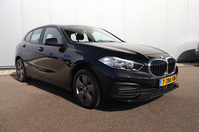 BMW 1-SERIE 118i Automaat LED Navigatie Carplay Android Climate Cruise Control LMV Parkeersensor
