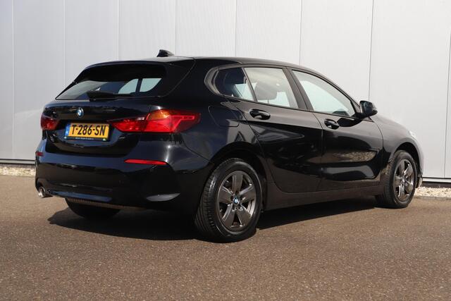BMW 1-SERIE 118i Automaat LED Navigatie Carplay Android Climate Cruise Control LMV Parkeersensor