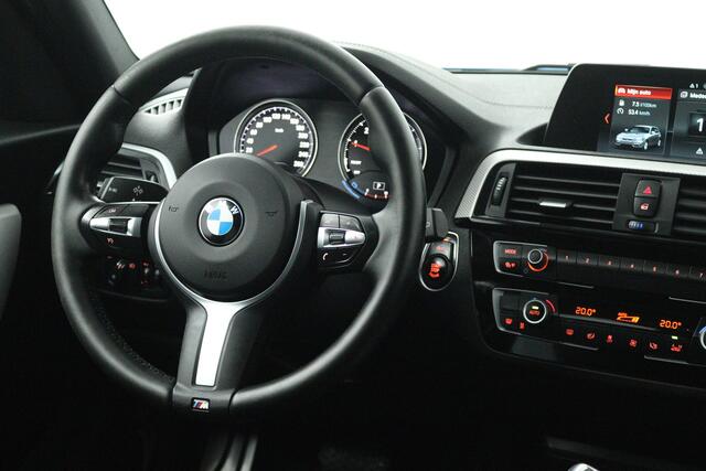 BMW 1-SERIE 118i Edition M Sport Shadow Executive (TREKHAAK, CRUISE CONTROL, NAVIGATIE, DEALER ONDERHOUDEN)