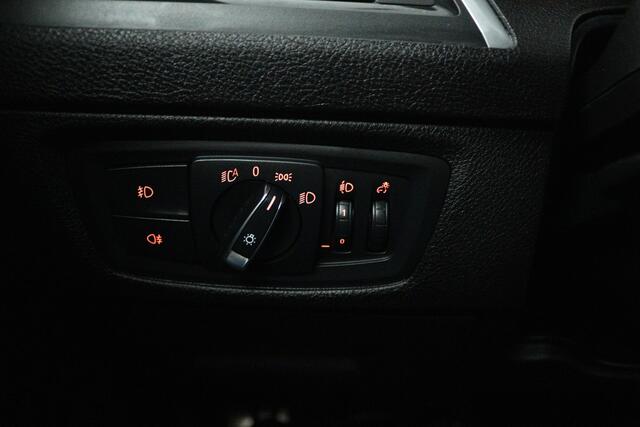 BMW 1-SERIE 118i Edition M Sport Shadow Executive (TREKHAAK, CRUISE CONTROL, NAVIGATIE, DEALER ONDERHOUDEN)