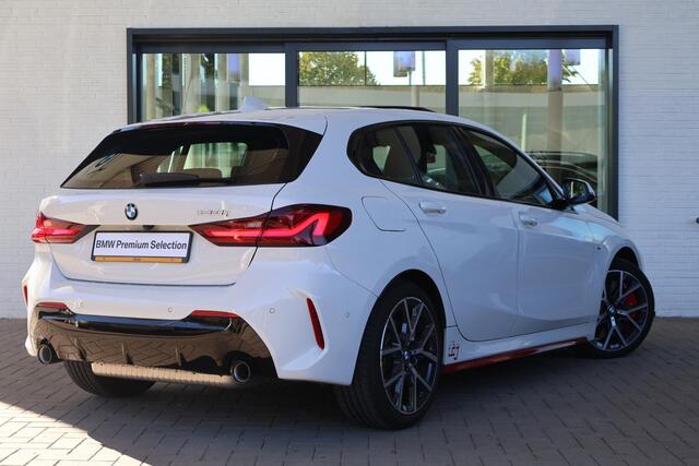 BMW 1-SERIE 128ti High Executive Edition | M Sport | Panoramadak | Voorstoelen Verwarmd | Parking Pack