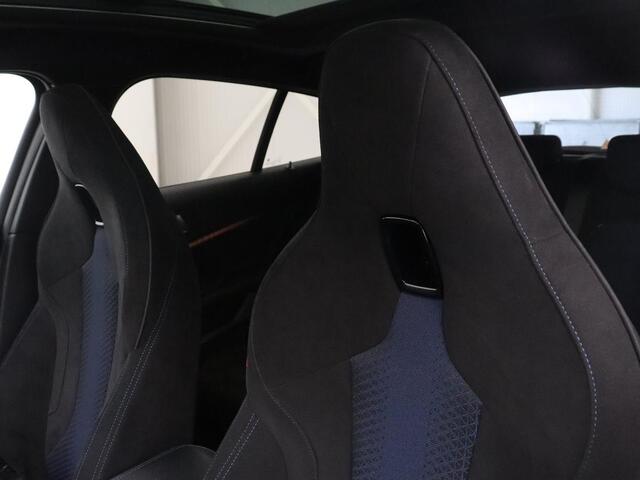 BMW 1-SERIE 120i Business Edition Plus | M-Pakket | Navigatie | LED | Navigatie | Pano.Dak |
