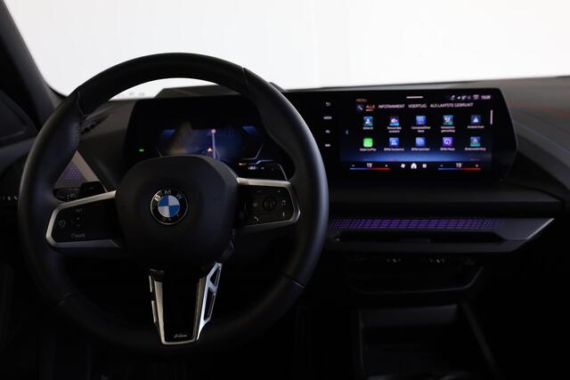 BMW 1-SERIE 120 | M Sportpakket | Head-Up | 360 Camera | Elektrisch Verstelbare Stoelen | Dodehoekdetectie | Comfort Access | Adaptieve LED